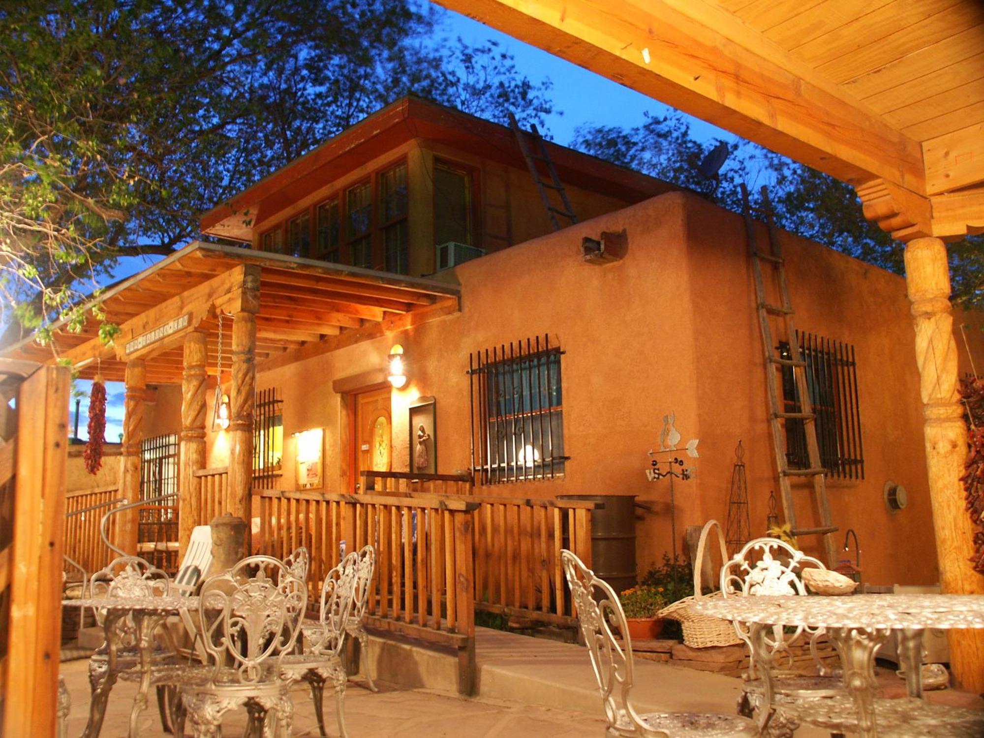 At Halona Zuni