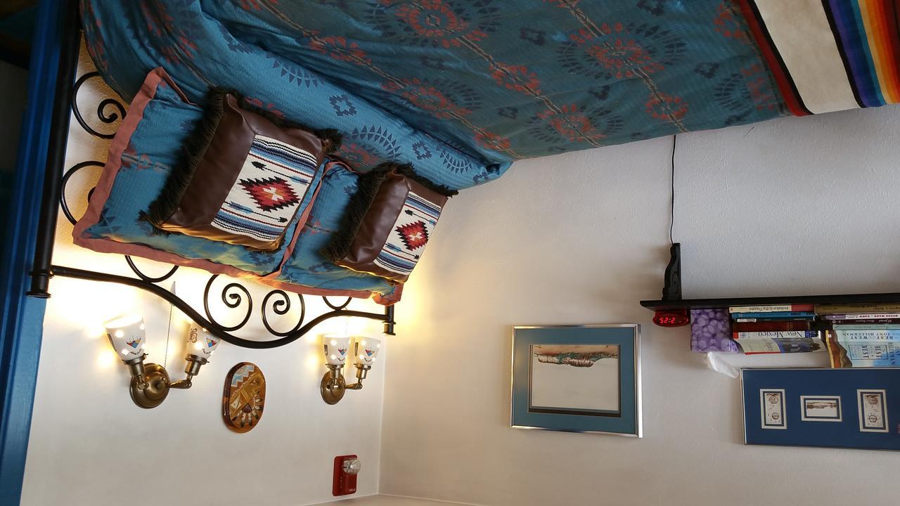 At Halona 3* Zuni